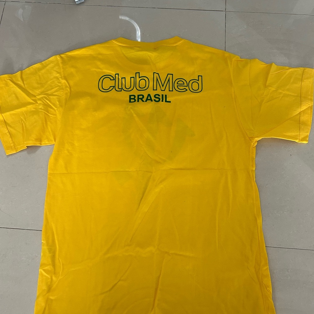 Club med Brazil NEW Yellow Graphic T-Shirt - Picture 2 of 7